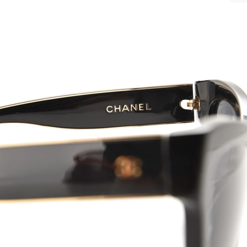 CHANEL Elegant Black and gold trim Sunglasses with accessories FLAWLESS - Picture 16 of 16